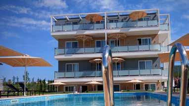 Astra Suites Kuća Anna Nalazi se na 290m od plaže u Sarti Beach-u. Prostran kompleks gostima nudi veliko travnato dvorište sa bazenom od preko 70m2, dečijim bazenom (12m2), roštilj i parking.
