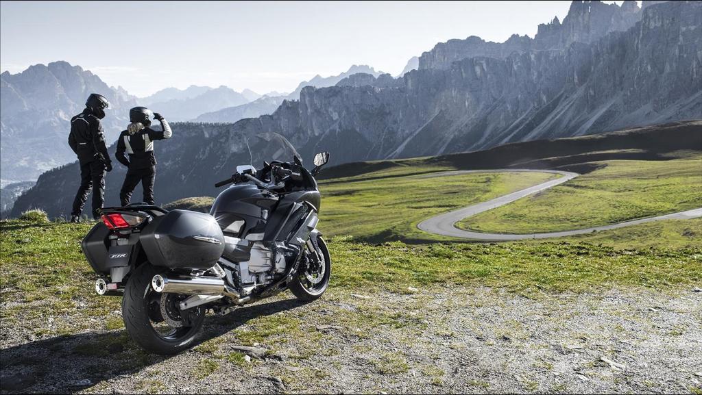 Nastavite dalje uz vrhunsku kvalitetu vožnje Pripremite se na najprofinjeniji i najdinaminiji touring motocikl na tržištu Yamaha.