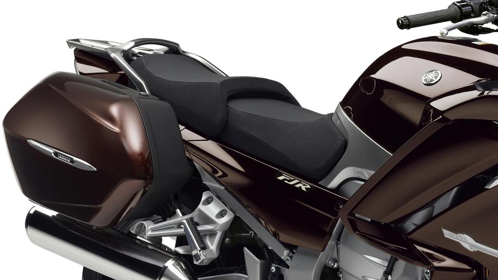 Sustav D-mode tvrtke Yamaha vozau omoguuje prilagoavanje performansi motora opuštenoj ili sportskoj vožnji dok ovjes s elektronikim podešavanjem znaajno poboljšava kvalitetu