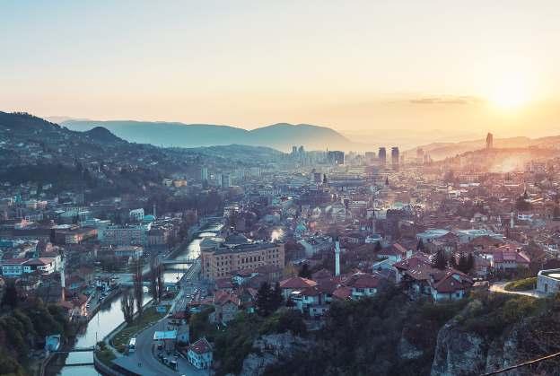 Knjiga sažetaka 18-21 OKTOBAR/LISTOPAD 2018 @SARAJEVO PRVI INTERNACIONALNI KONGRES DJEČJE I ADOLESCENTNE PSIHOTERAPIJE