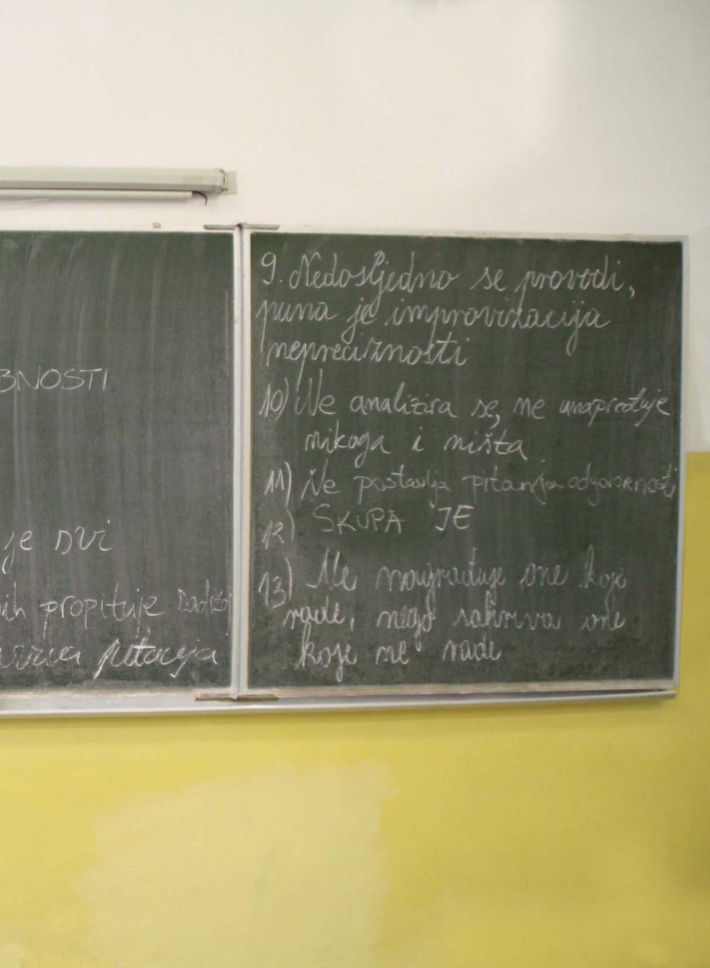 ETAN BROJ Za{to je eksterna matura proma{aj? [kolegijum je o tome vi{e puta pisao, a argumenti su kao i obi~no nai{li na }utanje odgovornih.