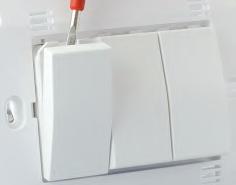 All modules, except the Schuko socket-outlet module, can be installed without removing the