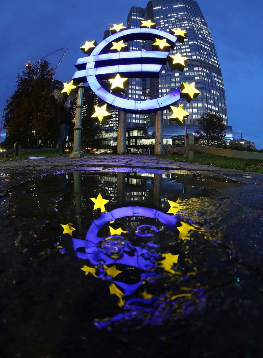 PRAVNA KLINIKA TELA EVROPSKE UNIJE EVROPSKI INVESTICIONI FOND EVROPSKA CENTRALNA BANKA ECB, potpuno nezavisno od ostalih organa EU, određuje i sprovodi