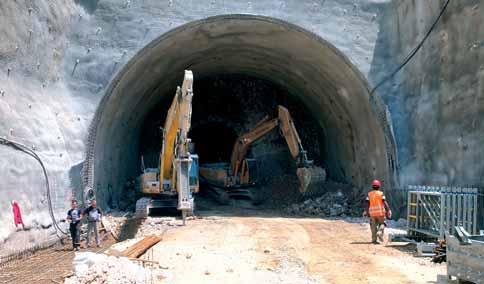 Svakako su najzahtjevniji radovi na tunelu, koji se istodobno kopa na tri mjesta, ali i ti radovi za sada napreduju vrlo dobro.