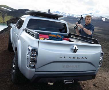 HASSELBLAD I ALASKAN KONCEPT Renault i Hasselblad udružili su snage kako bi naglasili sposobnost ALASKAN Koncepta da se prilagodi trima različitim vrstama upotrebe: u poslovne svrhe, za slobodno