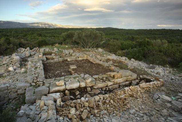 U dokumentima prostornog planiranja trebali bi se predvidjeti ovakvi slučajevi gdje bi se iznimno u prezentacijske svrhe dopustila gradnja na arheološkom nalazištu.