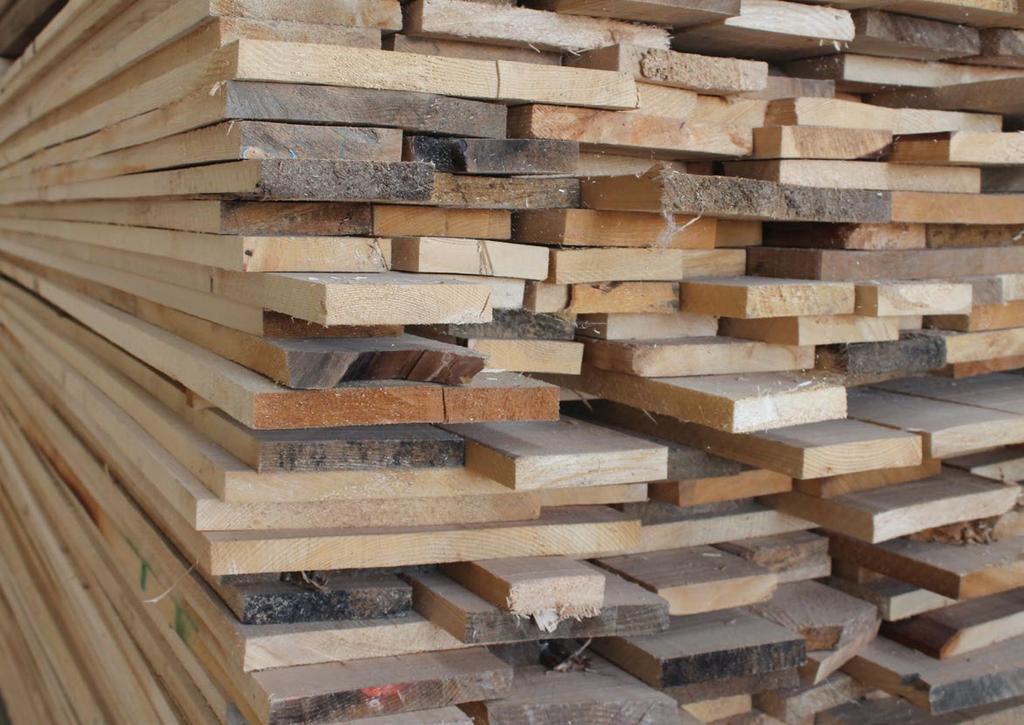 KATALOG PROIZVODA2018 2 MATERIJALI 17 Drvna građa 2/17 Drvna građa 2 U opremanju i uređenju interijera postoje kupci koji zahtijevaju i traže nešto više od onog što pružaju pločasti materijali.
