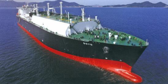 Mali LNG brodovi mogu se svrstati u dvije klase i to manji LNG brodovi koji su u svojim tehničko-tehnološkim obilježjima slični konvencionalnim brodovima i čiji je kapacitet manji od 90.