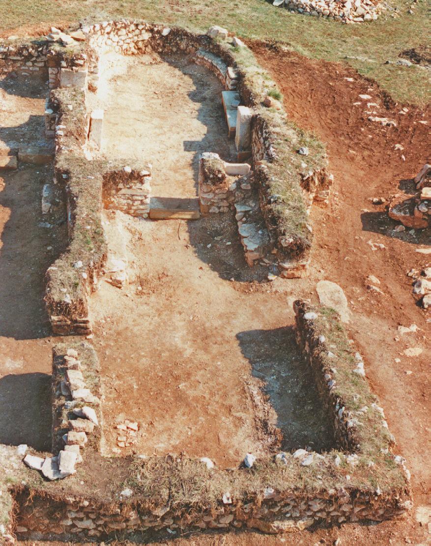 Joško Zaninović: Ranokršćanski sakralni kompleks "Crkvina"... Sl. 3. Oratorij (diakonikon) s narteksom. Fig. 3. Oratory (diaconicon) with a narthex. Archaeologia Adriatica 11 (2008), 529-542 Sl. 4.