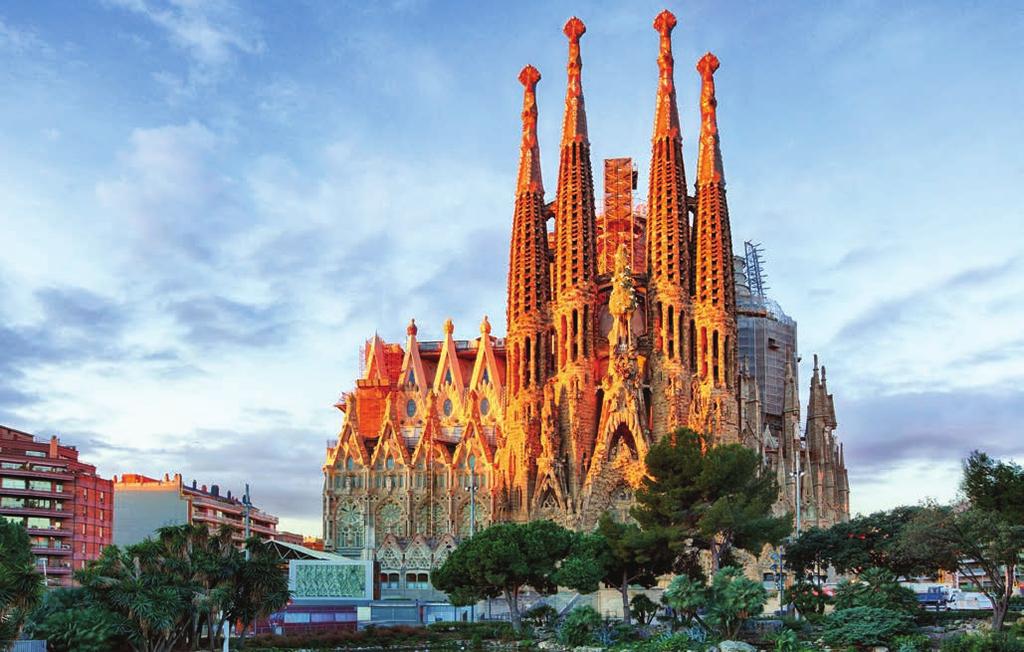 PRIPREMILA: Anđela Bogdan BAZILIKA SVETE OBITELJI U BARCELONI Građevinska dozvola izdana nakon 137 godina gradnje Najslavnija građevina Barcelone, bazilika La Sagrada Familia, gradi se već 137