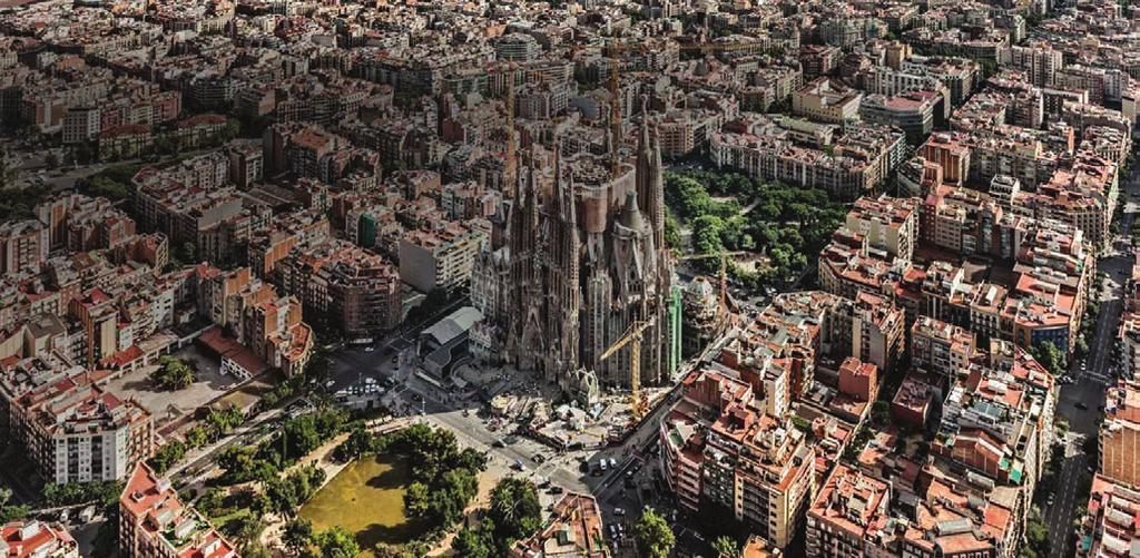 La Sagrada Familia najprepoznatiji je simbol Barcelone Umjesto zaključka Pred kraj svojega života Gaudí se divio svojemu remek-djelu, držao je brojna predavanja, osobno je vodio posjetitelje u