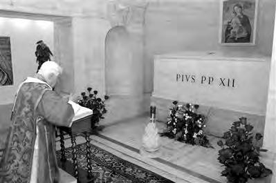 protiv kontracepcije u braku U rađanju djece, bračna ljubav, ne samo da sliči Božjoj ljubavi, nego i sudjeluje u njoj, istaknuo je papa Benedikt XVI. u poruci sudionicima skupa koji je u prigodi 40.