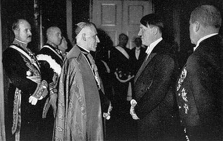 Dve strane su se sukobile i u Drugom svetskom ratu kada su jezuiti potpisali Konkordant sa Hitlerom,