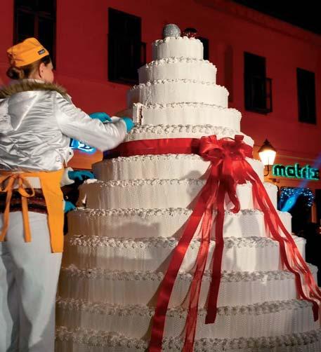 Podjela najveće torte među Osječanima trajala je punih sat i pol vremena, a torta je isječena na 10.000 kriški.