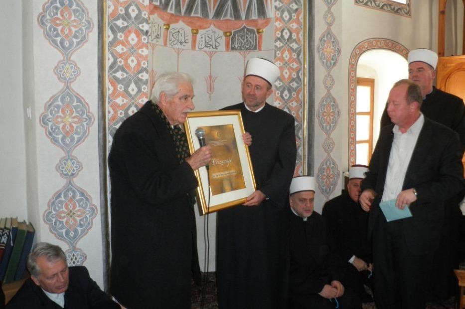 medrese za sjedište Medžlisa IZ-e Tešanj SVEČANO OTVORENJE 30. 05. 2014. g. Tešanj; mart 2014.