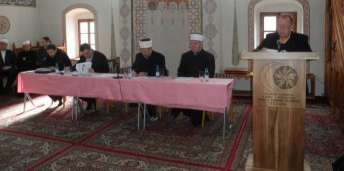 Glavni imam uručio Pohvalu IO Medžlisa IZ-e Tešanj Sadulah ef.