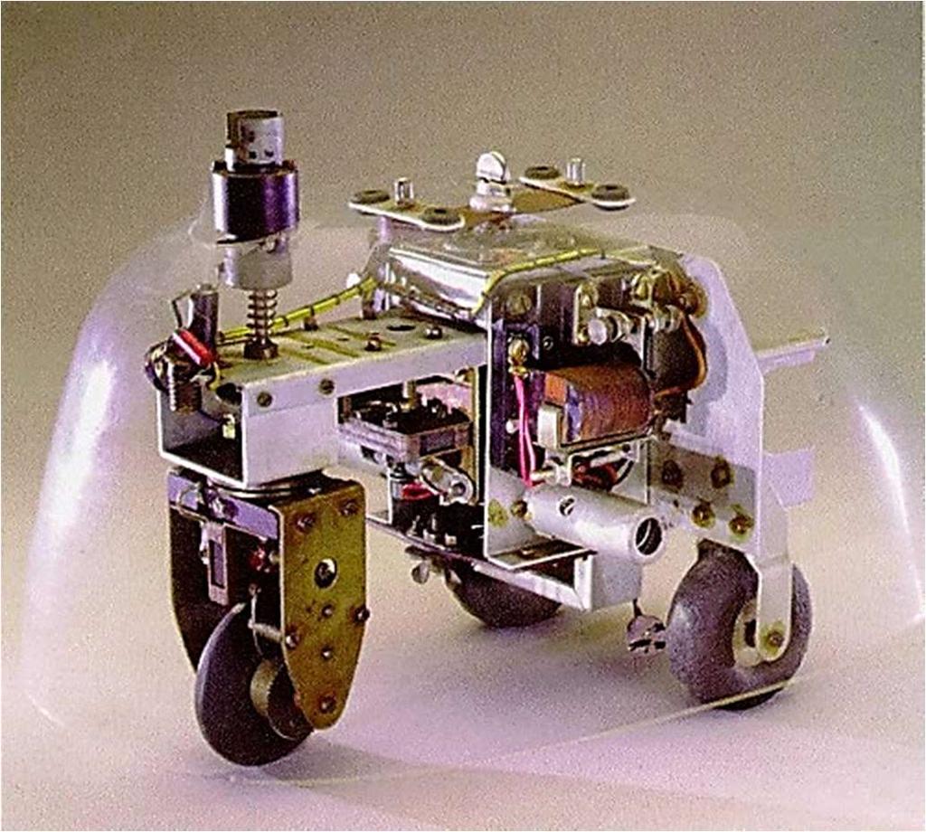 2. ROBOTI KROZ POVIJEST Roboti su mehanički uređaji koji su sposobni automatski izvršavati mnogo kompleksnih radnji.