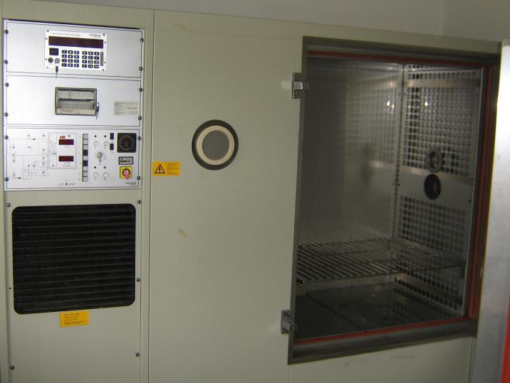 За мерење дебљине узорка користи се микрометар KERN, тачности 0,01 mm За мерење унутрашњег пречника врата посуде/бочице и пречника узорка користи се помично мерило, са тачношћу