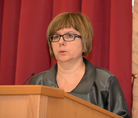 Vezano za ponovno otvaranje rodilišta u Đakovu, vijećnica Sanja Rogoz-Šola postavila je pitanje je li Županija u Proračunu za 2015.