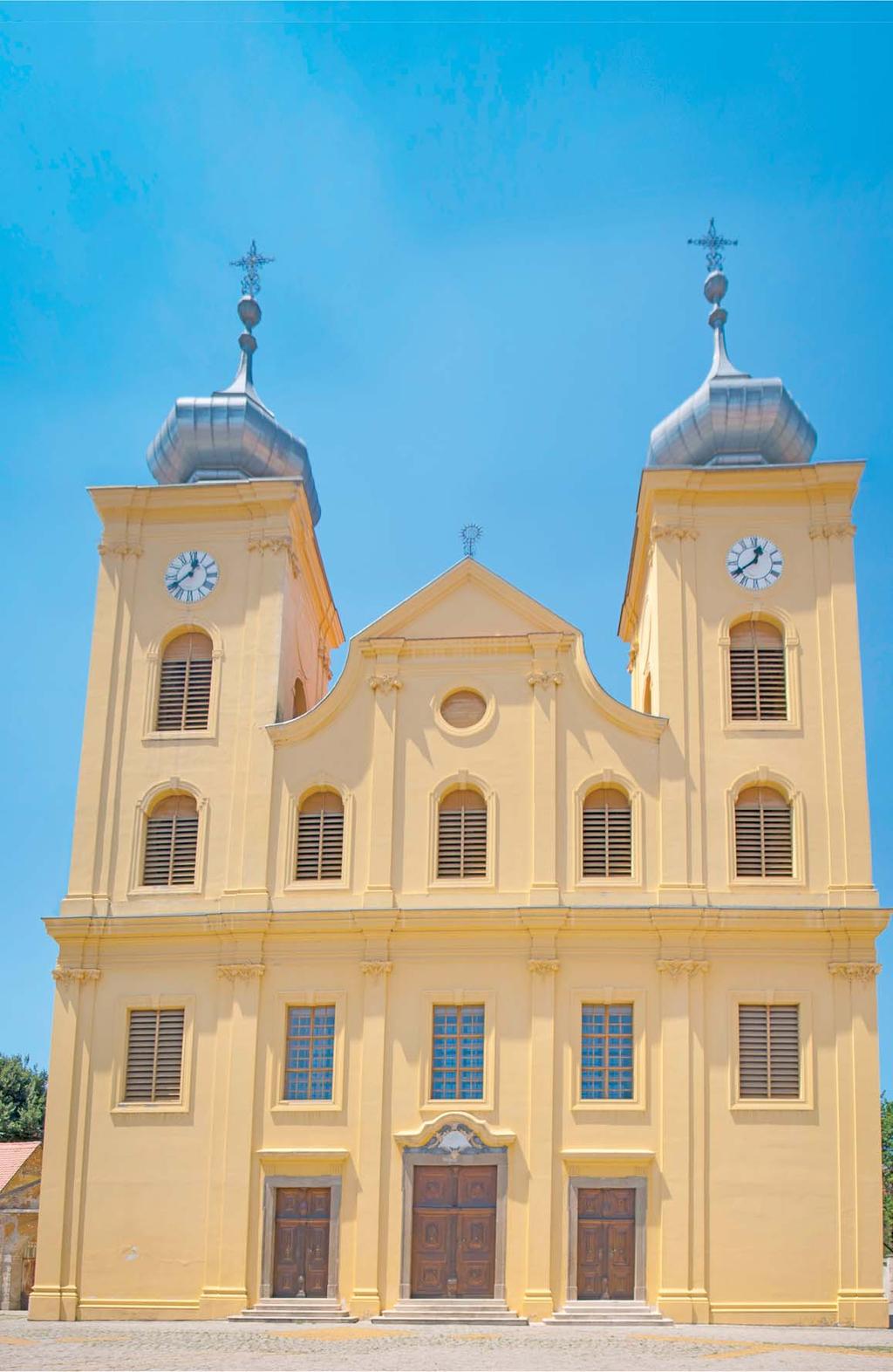 Crkva sv. Mihaela u Osijeku Župnu crkvu sv. Mihaela arkanđela u osječkoj Tvrđi počeli su isusovci graditi pokraj zapadnog krila svoga samostana nakon rušenja Kasim-pašine džamije 1725.