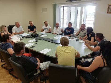 Pri Udruženju obrtnika Rijeka osnivaju se nove sekcije: OSNOVANA SEKCIJA RIBARA U Udruženju obrtnika Rijeka 15. srpnja 2019.