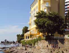 OPATIJA Remisens Premium Hotel AMBASADOR 5* & Romantic Villa AMBASADOR 4* Položaj: na samom ulazu u Opatiju, uz šetnicu Lungo mare; Villa Ambasador- povezana s hotelom Hotelska ponuda: restorani,