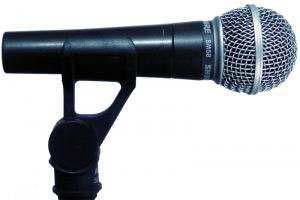 mikrofon (najčešće SHURE SM 58) Zaštitne mrežice (zbog ploziva) Zakretanje mikrofona kod