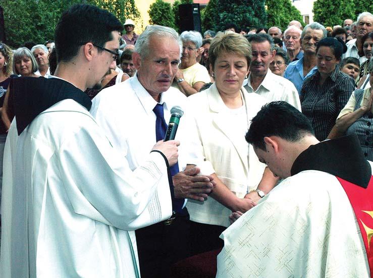 Hrvatsk Glasnk 5 MLADA MISA U TUZLANSKOJ ŽUPI FRA ŽELJKO NIKOLIĆ R EKAO BOGU SVOJE DA - Naša Crkva danas slav velk dan, dan kada jedan mladć prstupa u crkv oltaru Gospodnjemu te se upušta u avanturu