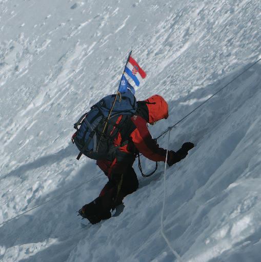 U vrijeme uspona na vrh hrvatske alpinistice bile su najviša biæa na našem planetu jer na najviših pet vrhova (Everest, K2, Kanch, Makalu i Lhotse) u ovom dijelu godine nema ekspedicija.
