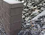 Prvi red blokova postavlja se ravno na betonski temelj, a šupljina u blokovima popunjava se betonom (vidi sliku 4).
