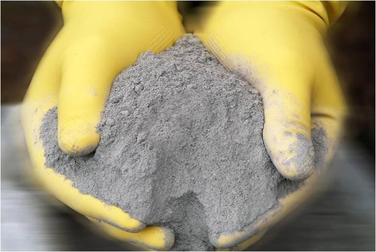 zidovima kapilara. Kada nanesemo XYPEX materijal na vanjsku površinu betona gdje se nalazi navedena kapilarna šupljina, stvara se kemijska reakcija.