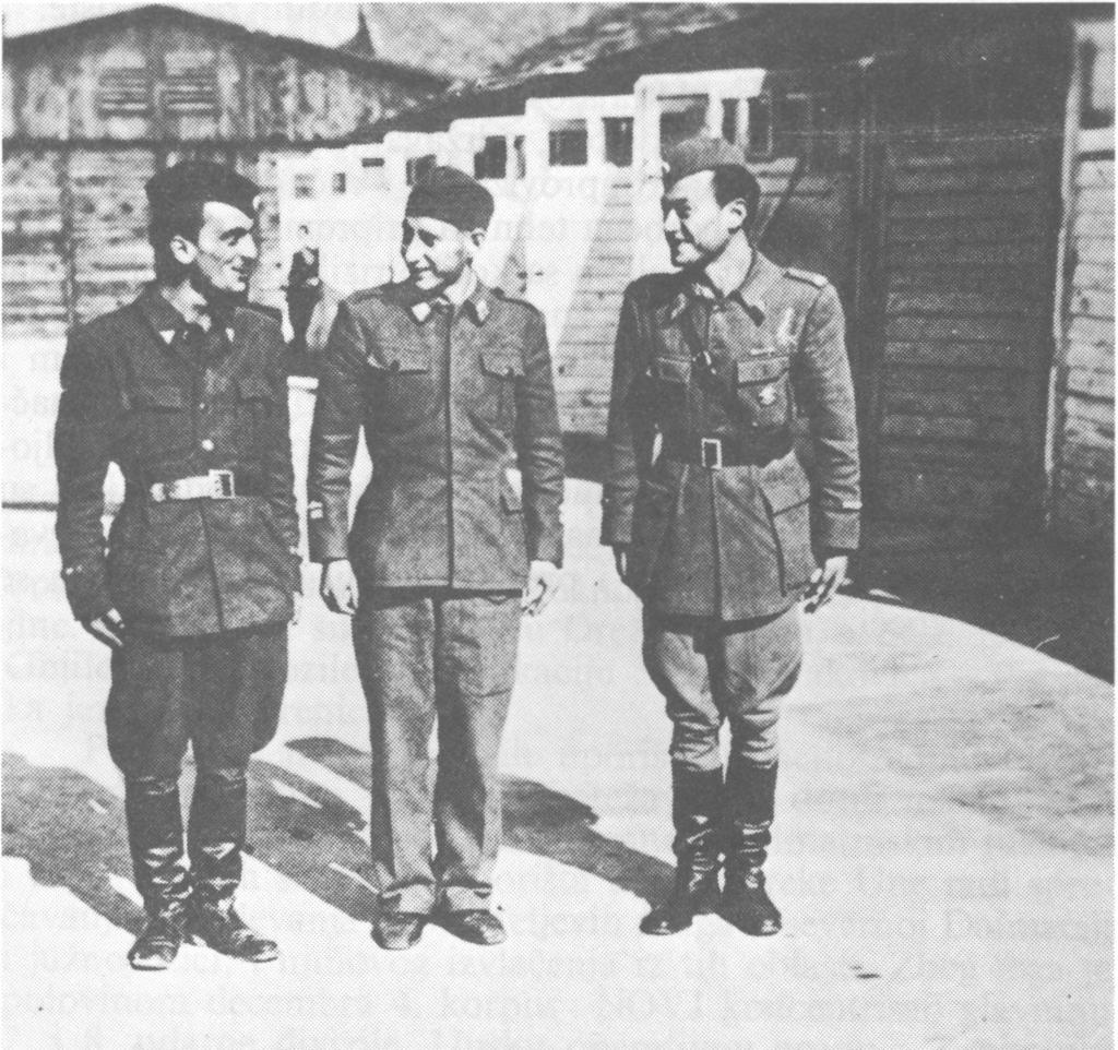 Politički komesar 2. tenkovske čete Negotin Hiljadica (levo), politički komesar bataljona Nikola Derikrava i politički komesar 1.