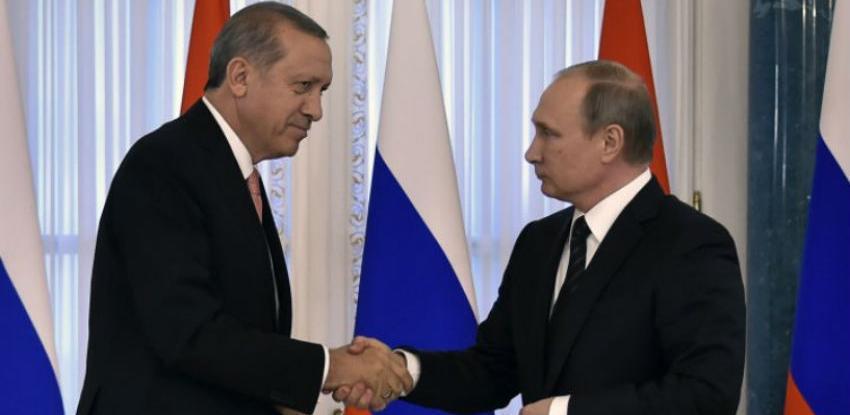 VIJESTI IZ SVIJETA Putin i Erdogan obilježili dovršenje ključne faze Turskog toka Ruski predsjednik Vladimir Putin i turski predsjednik Recep Tayyip Erdogan u ponedjeljak su obilježili dovršenje