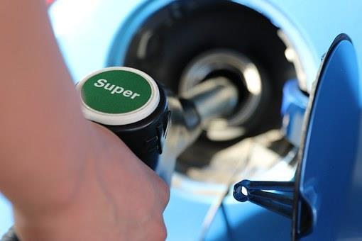 ZANIMLJIVOSTI Ovaj trik će vam uštedjeti novac na gorivu, a pri tome će vaš automobil ići brže nego do sada! Nameće se pitanje koliko možete da uštedite i vrijedi li uopšte da se oko ovoga mučite.