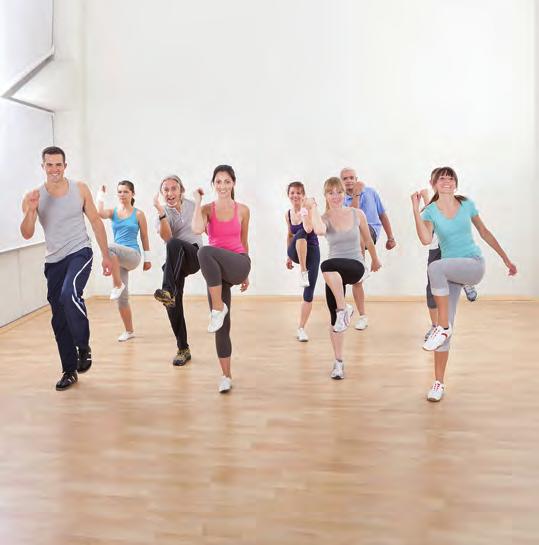Grupni programi vježbanja Grupni programi vježbanja odnose se na vježbanje u grupi od najčešće 10 do 20 osoba koje predvodi i nadzire stručna osoba.