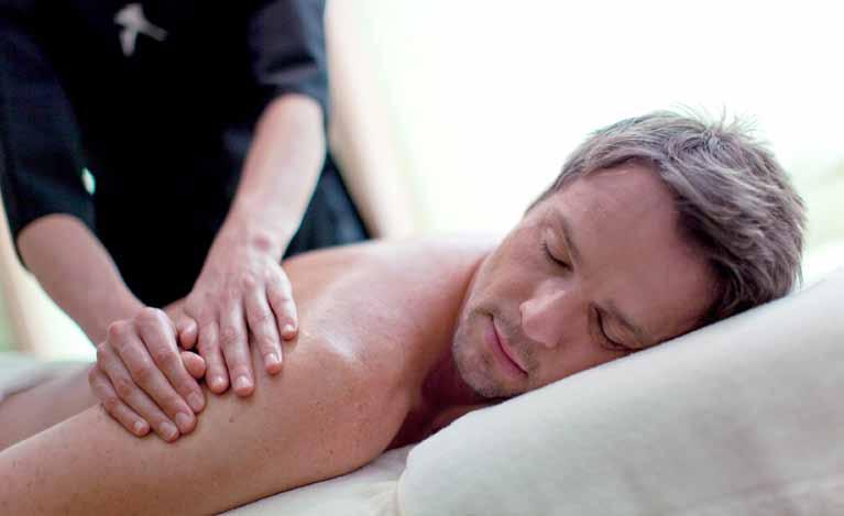 Massages Masaže AROMA FULL BODY MASSAGE AROMA MASAŽA CIJELOG TIJELA 30 min Kn 240 50 min Kn 340 90 min Kn 560 FOUR-HANDED MASSAGE ČETVERORUČNA MASAŽA 30 min Kn 420 50 min Kn 650 Aroma massage with