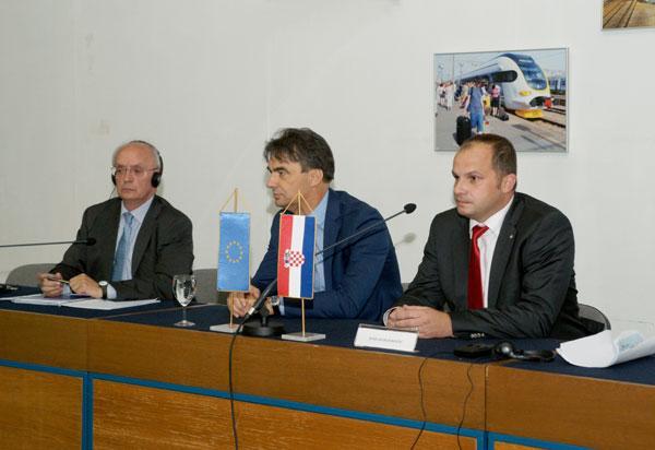 Dončić, ministar pomorstva, prometa i infrastrukture s pomoćnicima, Branko Grčić,