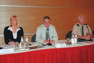 Pukovnik John D urnin odræao je prezentaciju o sudjelovanju na izloæbi vojne opreme, naoruæanja i inovacija u vojnoj tehnici Eurosatory 2 0 0 8.