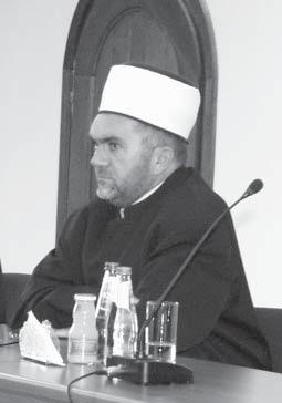 DODATAK VII onome što je najsvetije. Za nas nisu najsvetija mjesta - biračka. Mi znamo šta je najsvetije u islamu.