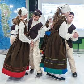 Učenici Osnovne škole Tone Peruška Pula predstavili su folklor, nekoliko recitacija s LiDraNa te su brojnom gledateljstvu pokazali neke od Međunarodni dan dječje knjige obilježava se svake godine