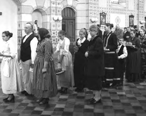 Svečanoj svetoj misi prethodio je svečani ulazak u crkvu u procesiji u kojoj su bili pored ministranata i župnika domaćina preč.