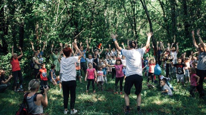 Kretanje je osnovna dječje potreba, a djeca nam sve više i duže sjede pa pokrenimo ih pokrenimo pričom! Program je prilagođen i izvedbi na otvorenom te može biti dio i nekog drugog programa.