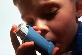 Pasivno pušenje u dečijem dobu dovodi do niza zdravstvenih posledica, pre svega respiratorne prirode.