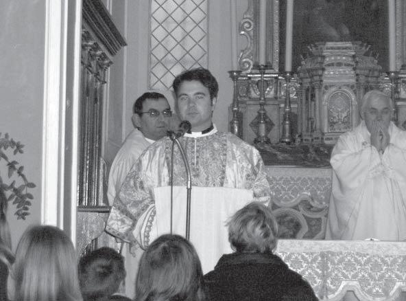 Osnovnu i srednju školu te Katolički bogoslovni fakultet završio je u Splitu. Za đakona je zaređen 20. studenoga 2005. u Splitu na naslov Splitsko-makarske nadbiskupije. Mario Mihanović rođen 19.