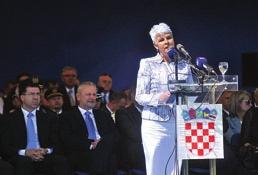Kao što smo znali na početku tako i danas znamo odgovoriti izazovima pobjednički i olujno, poručila je predsjednica Vlade Podsjetila je i na povijesno podizanje hrvatske zastave na Kninskoj tvrđavi