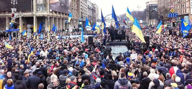 predsjednika Viktora Janukoviča i njegovu vladu da podnesu ostavku, javljaju ukrajinski mediji i svjetske novinske agencije.