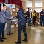 Donaciju školama uručili su zamenik gradonačelnika Beograda Goran Vesić i direktor JKP Parking servis Andrija Čupković.