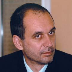 Darko Lovrić Diplomirao ekonomiju na Ekonomskom Fakultetu u Zagrebu 2003. i psihologiju na Warwick University 2006. Magistrirao 2009. na Futures Studies, University of Houston. Od 2000 2007.