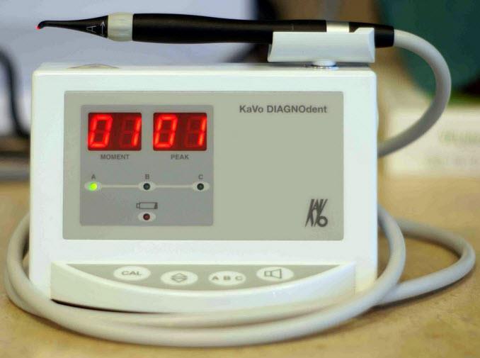 Slika 2. DIAGNOdent uređaj (KaVo DentalGmbH, Biberach, Njemačka) (ljubaznošću izv. prof. dr. sc.