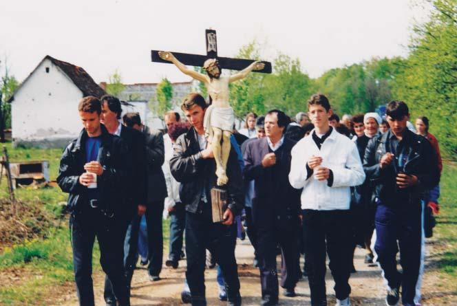 S neuspjelog hodočašćenja u Donju Tramošnicu 1998. godine Marko Ivić - prvi povratnik u Donju Tramošnicu 21.